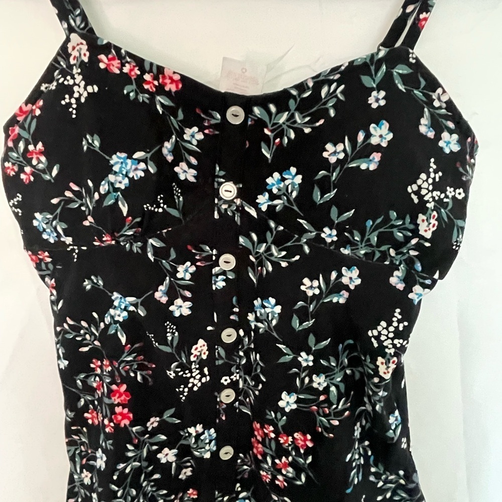 No Boundaries Black Camisole Fitted Spaghetti Straps​​​​ - Picture 4 of 6